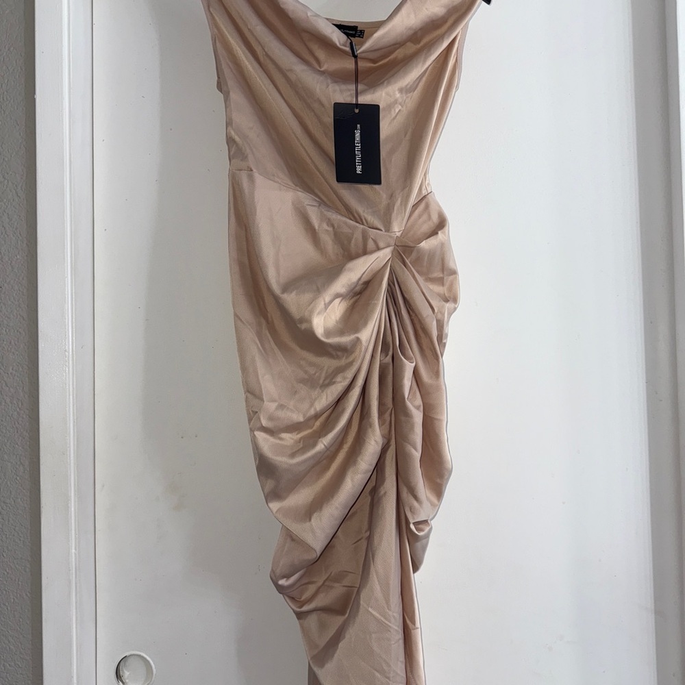 PrettyLittleThing Asymmetrical Off-Shoulder Dress in Cream - Picture 4 of 8